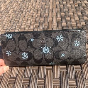 Coach Signature Snowflake Slim Zip Wallet Graphite Cornflower Multi-Brand New